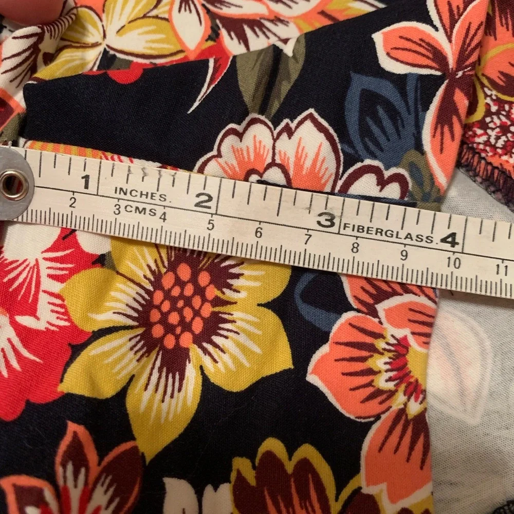 NWOT LOFT Floral shorts. Size 00. - Picture 9 of 10